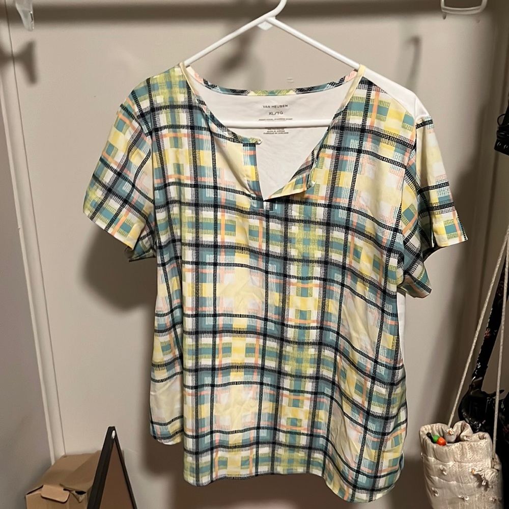 Women’s shirt